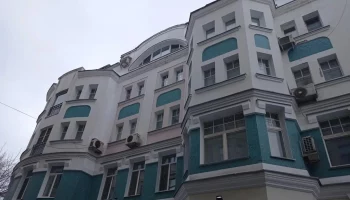 В центре столицы в рамках программы капитального ремонта жилого фонда заменили лифты в доме 1999 год