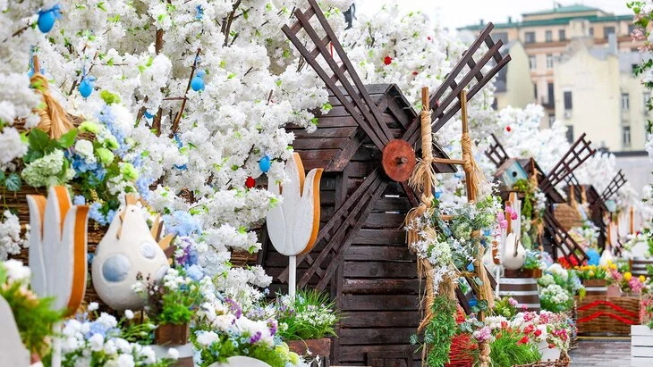 Более 100 декоративных конструкций украсили Москву в преддверии Пасхи Более 100 декоративных конструкций украсили Москву в преддверии Пасхи