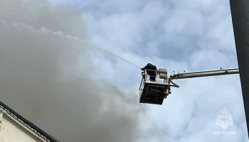 Пожар в многоэтажном жилом доме в Ярославле потушили