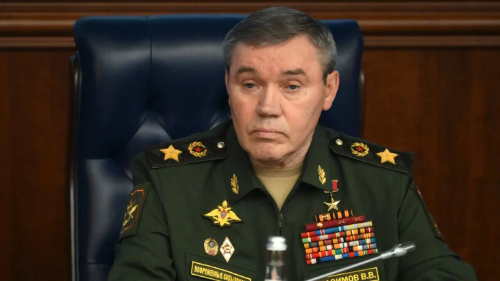 Герасимов доложил Путину о результатах массированного ответного удара ВС РФ Герасимов доложил Путину о результатах массированного ответного удара ВС РФ
