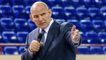 Олимпийский чемпион Карелин призвал не трогать уехавшую в Испанию Исинбаеву