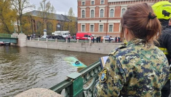 РИА Новости: число погибших при падении автобуса в реку в Петербурге выросло до 4