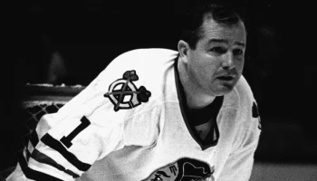 Умер рекордсмен НХЛ голкипер Гленн Холл