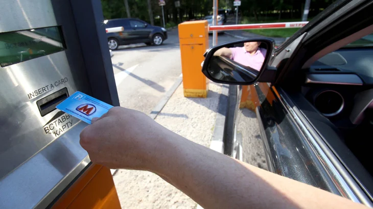 Перехватывающая парковка у станции метро «Волоколамская» приостановит работу Перехватывающая парковка у станции метро «Волоколамская» приостановит работу