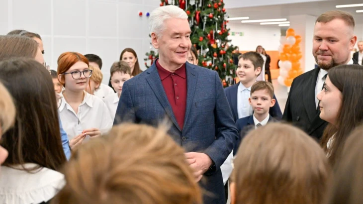 Сергей Собянин открыл новое здание школы в Коммунарке Сергей Собянин открыл новое здание школы в Коммунарке