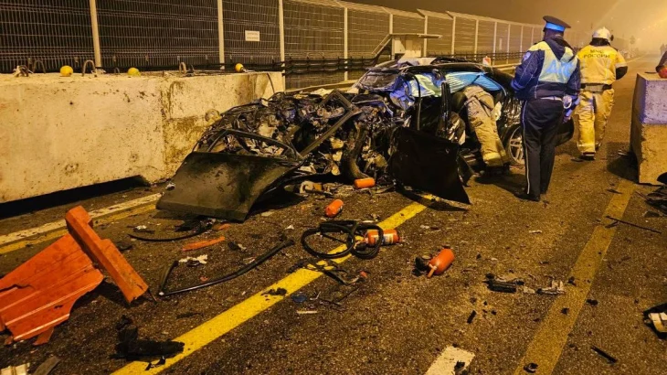 Четыре человека пострадали в ДТП на Крымском мосту, двое погибли Четыре человека пострадали в ДТП на Крымском мосту, двое погибли