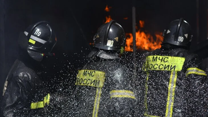 Возгорания произошли на объектах ТЭК в Волгоградской области после атаки БПЛА Возгорания произошли на объектах ТЭК в Волгоградской области после атаки БПЛА