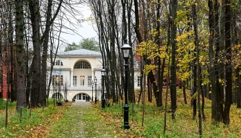 Синоптики сообщили о переменной облачности и небольшом дожде в Москве 23 октября