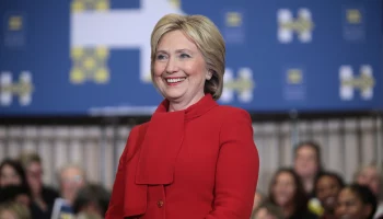 Клинтон в грубой форме посоветовала недовольным избирателям смириться с Байденом