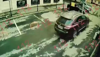 Появилось видео с моментом ДТП Lexus на Большой Грузинской улице в Москве Появилось видео с моментом ДТП Lexus на Большой Грузинской улице в Москве