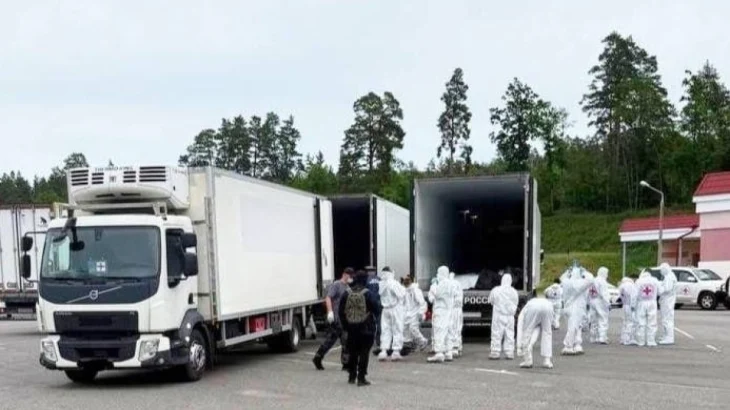 Опубликованы первые кадры передачи Украине 1212 тел солдат ВСУ Опубликованы первые кадры передачи Украине 1212 тел солдат ВСУ