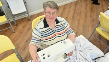 В районе Люблино прошел мастер-класс по шитью постельного белья для пожилых людей