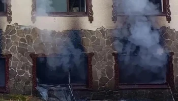 Пожарный в свой выходной спас детей из горящей сауны в деревне под Дмитровом