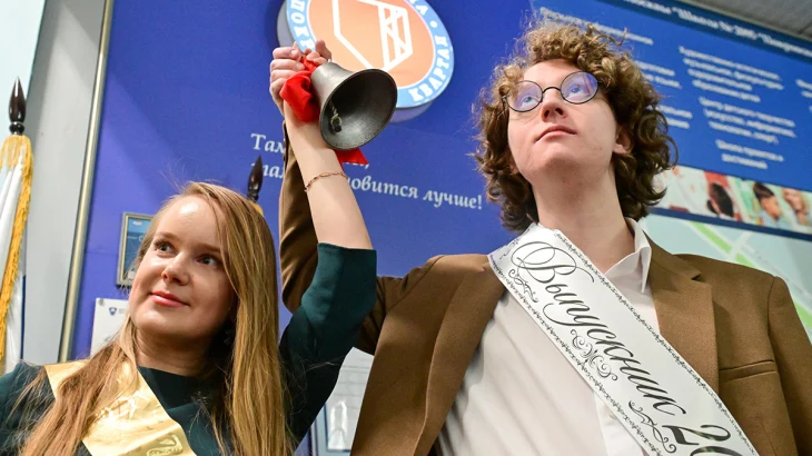 Минпросвещения назвало даты последних звонков и выпускных в 2026 году Минпросвещения назвало даты последних звонков и выпускных в 2026 году