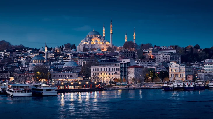 Два здания обрушились в районе Фатих в Стамбуле Два здания обрушились в районе Фатих в Стамбуле