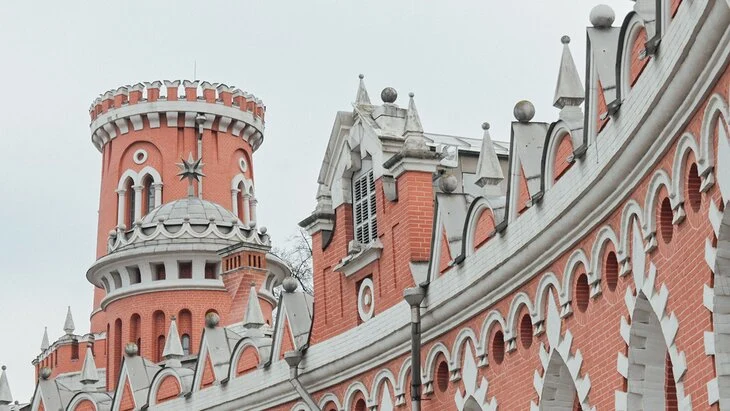 Петровский путевой дворец приглашает на обзорные экскурсии Петровский путевой дворец приглашает на обзорные экскурсии