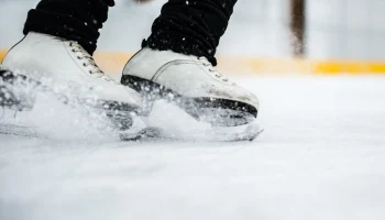 ISU утвердил бирюзовую форму для российских фигуристов в нейтральном статусе