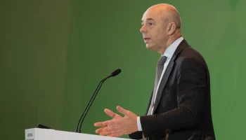 Силуанов призвал хранить часть средств в надежных финансовых активах Силуанов призвал хранить часть средств в надежных финансовых активах