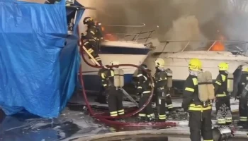 Один человек пострадал при возгорании катеров на берегу Москвы-реки