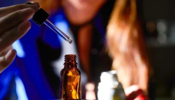 Объем производства парфюмерии и косметики в Москве вырос почти на треть в 2025 году