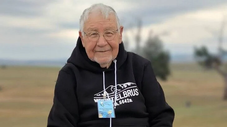 Режиссер театра "Факел" Александр Кононов умер во время перелета Режиссер театра "Факел" Александр Кононов умер во время перелета