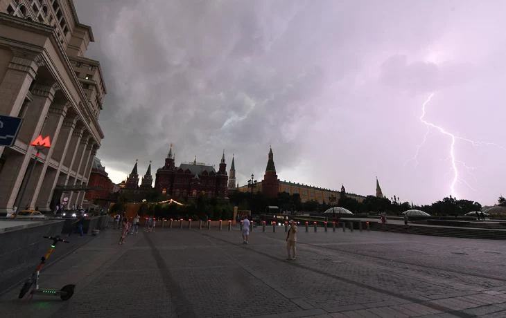 Синоптики сообщили о кратковременных дождях и грозах в Москве 6 августа Синоптики сообщили о кратковременных дождях и грозах в Москве 6 августа