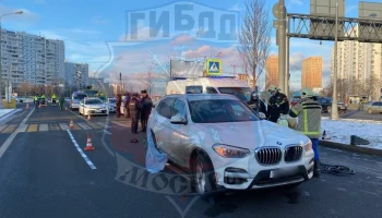 Водитель BMW насмерть сбил женщину на переходе на юге Москвы