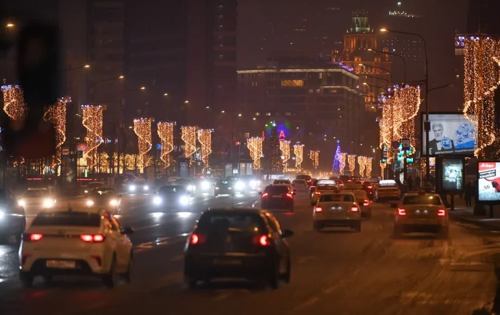 ЦОДД: В Москве в новогодние праздники вырос спрос на услуги такси и каршеринга