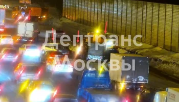 Несколько автомобилей столкнулись на севере Москвы