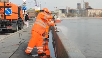 Специалисты привели в порядок набережные и причалы к началу навигации в Москве