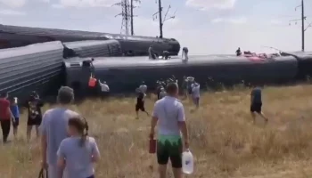 ТАСС: более 20 человек пострадали после аварии с участием поезда в Волгоградской области