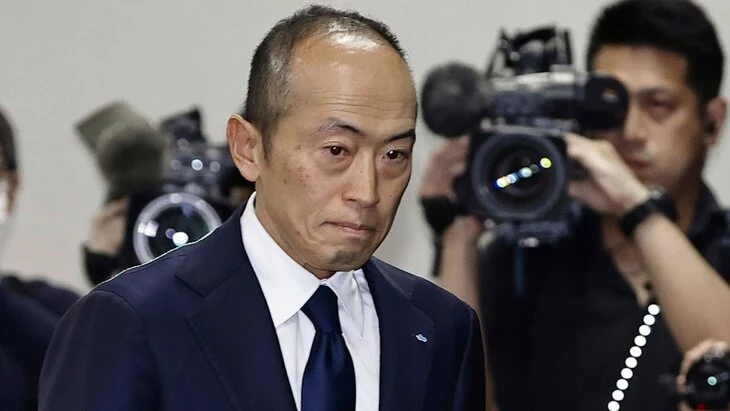 Глава фармкомпании в Японии извинился из-за скандала с БАДами