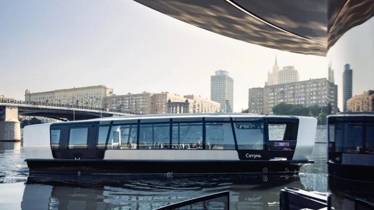 Количество пассажиров, которые пользуются регулярным речным электротранспортом, растет Количество пассажиров, которые пользуются регулярным речным электротранспортом, растет