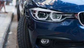 Автомобили BMW без номеров эвакуировали чаще остальных в Москве