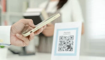 ЦБ РФ запустит пилотный проект с универсальным платежным QR-кодом в 2024 году