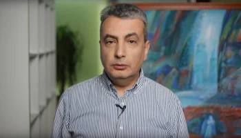 Зампредседателя &laquo;Яблока&raquo; Шлосберга* приговорили к 11 годам за дискредитацию ВС РФ
