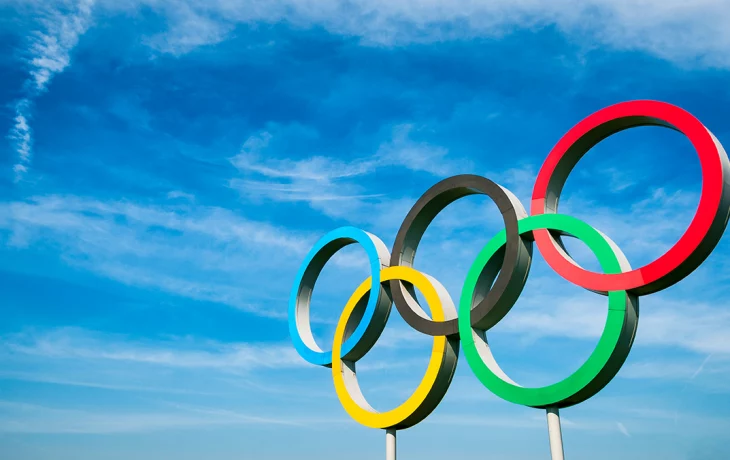 Бах: Российских спортсменов дисквалифицируют за флаг или символ Z на Олимпиаде