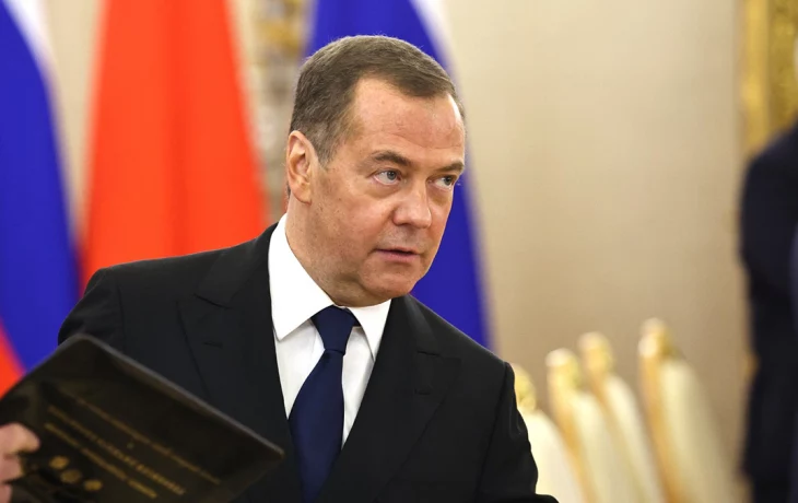 Медведев: Ответ за удары западными ракетами по России полетит не только на Киев