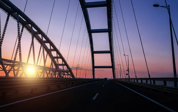 The Sun: Украина хочет уничтожить Крымский мост «адским дождем» из ракет The Sun: Украина хочет уничтожить Крымский мост «адским дождем» из ракет