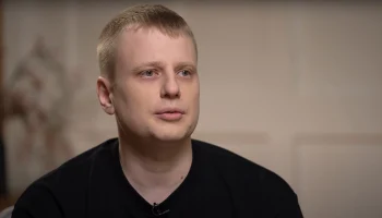 ФСБ лишила стендап-комиков Комиссаренко и Романова российского гражданства