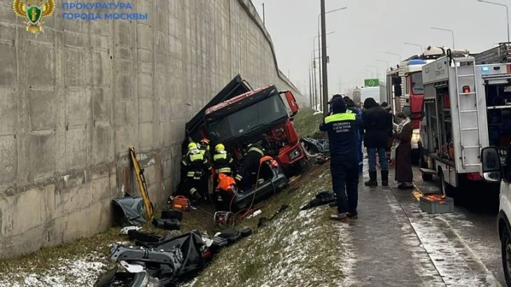 Два автомобиля столкнулись на Филимонковском шоссе в Новой Москве, есть погибший Два автомобиля столкнулись на Филимонковском шоссе в Новой Москве, есть погибший