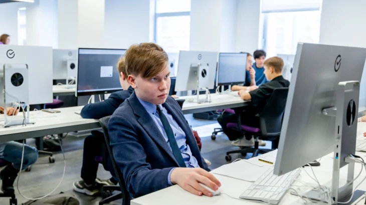 Собянин рассказал о новой программе по работе с ИИ для учащихся ИТ-классов Собянин рассказал о новой программе по работе с ИИ для учащихся ИТ-классов