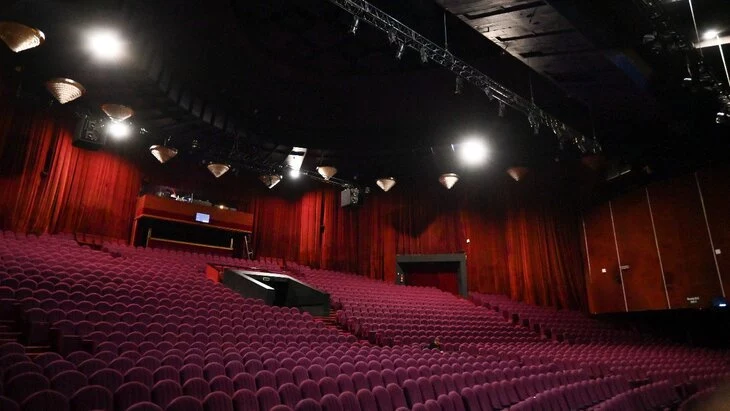 РБК: цены на билеты в российских театрах выросли на 14% с началом сезона