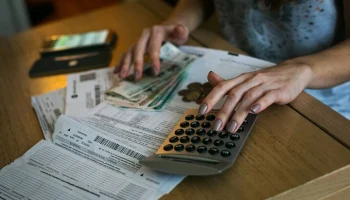 Экономист Гогаладзе: россияне могут гасить платежи по ЖКХ с помощью облигаций