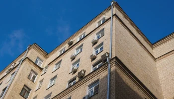 ФКР Москвы отремонтируют жилой дом в стиле советского неоклассицизма в 2025 году