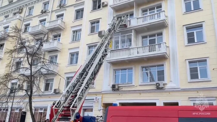 РИА Новости: сварочные работы могли стать причиной пожара в доме в центре Москвы