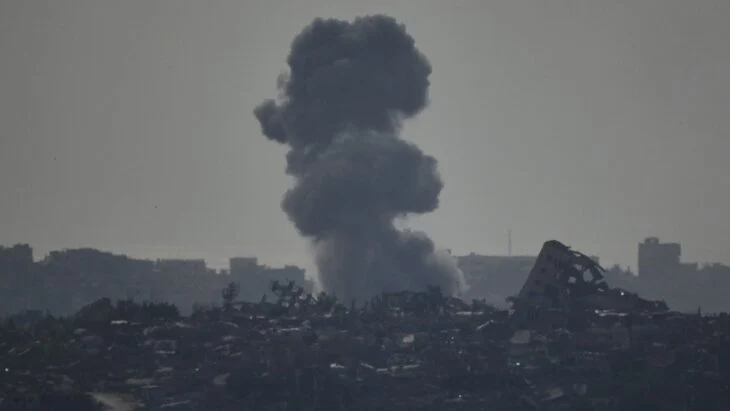 Три человека погибли и девять пострадали при ударе Израиля по церкви в Газе Три человека погибли и девять пострадали при ударе Израиля по церкви в Газе