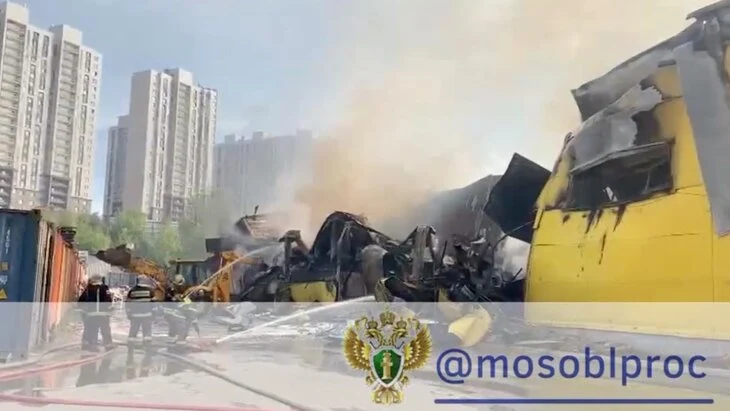 Возгорание произошло в промзоне Котельников Возгорание произошло в промзоне Котельников