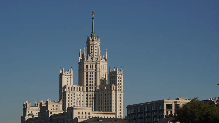 Часть высотки на Котельнической набережной продают за 750 миллионов рублей Часть высотки на Котельнической набережной продают за 750 миллионов рублей