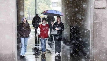 Синоптик Макарова предупредила о мокром снеге с дождем в столичном регионе 8 апреля